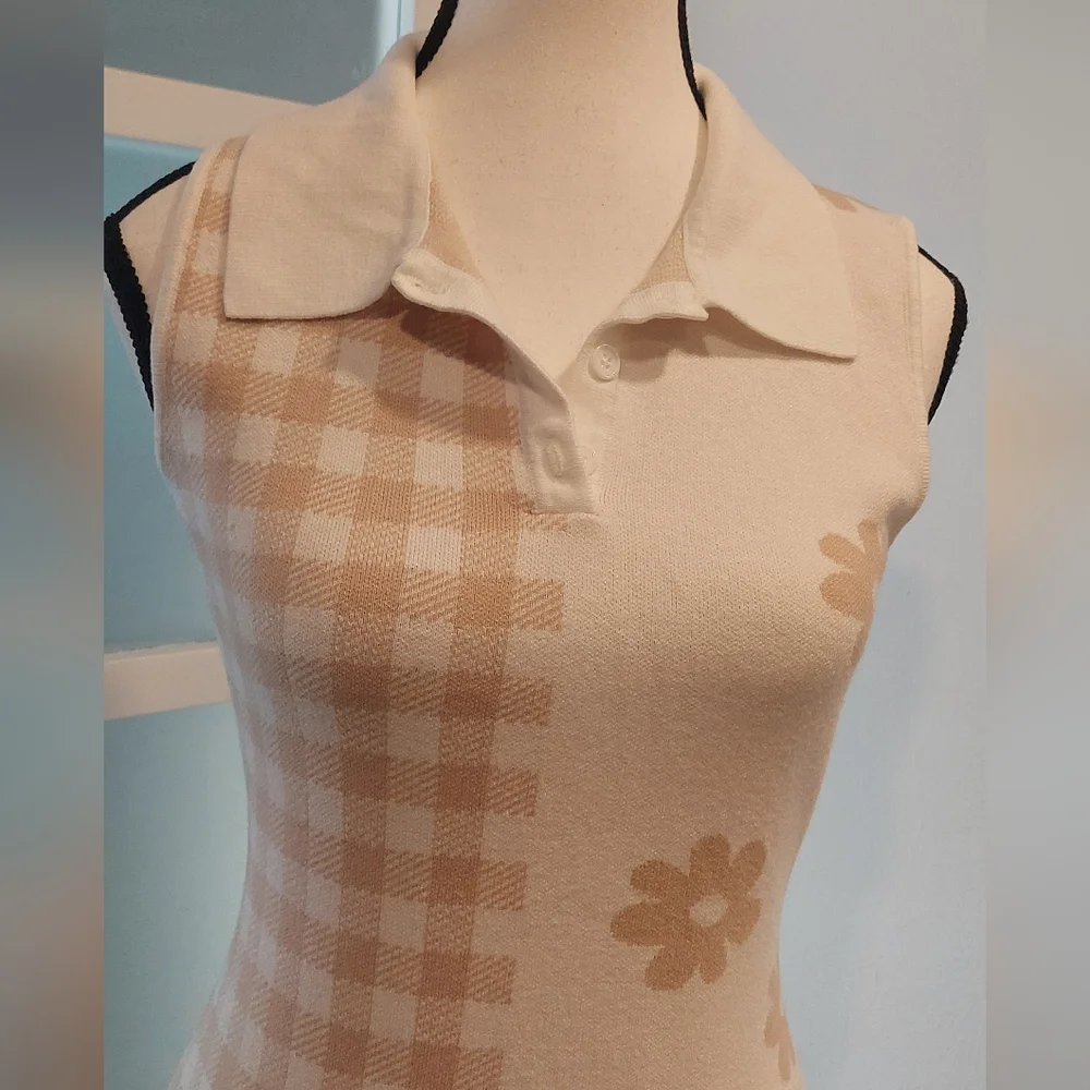 Le Lis Cream and Tan Embellished Sheath Mini - Picture 2 of 7